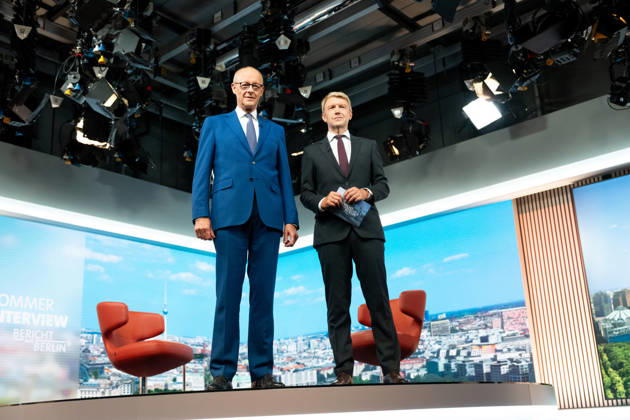 ARD-Sommerinterview, Bundeskanzler, Friedrich Merz Berlin, ARD-Sommerinterview, Bundeskanzler, Friedrich Merz, CDU, Moderator, Markus Preiß, ARD-Hauptstadtstudio Berlin Berlin GER
