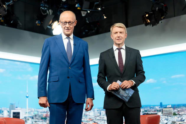 ARD-Sommerinterview, Bundeskanzler, Friedrich Merz Berlin, ARD-Sommerinterview, Bundeskanzler, Friedrich Merz, CDU, Moderator, Markus Preiß, ARD-Hauptstadtstudio Berlin Berlin GER
