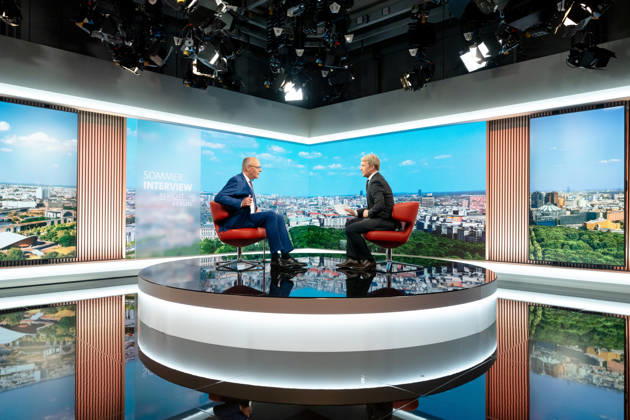 ARD-Sommerinterview, Bundeskanzler, Friedrich Merz Berlin, ARD-Sommerinterview, Bundeskanzler, Friedrich Merz, CDU, Moderator, Markus Preiß, ARD-Hauptstadtstudio Berlin Berlin GER