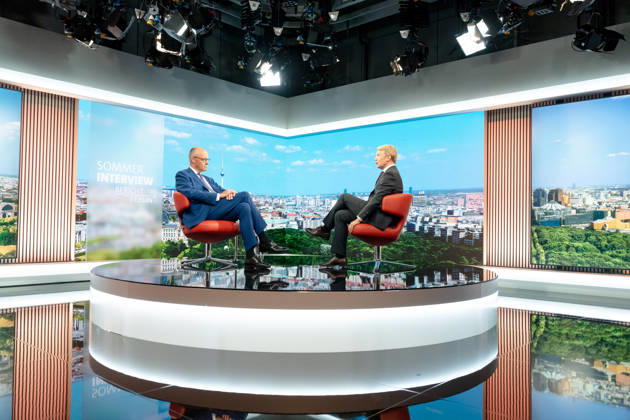 ARD-Sommerinterview, Bundeskanzler, Friedrich Merz Berlin, ARD-Sommerinterview, Bundeskanzler, Friedrich Merz, CDU, Moderator, Markus Preiß, ARD-Hauptstadtstudio Berlin Berlin GER
