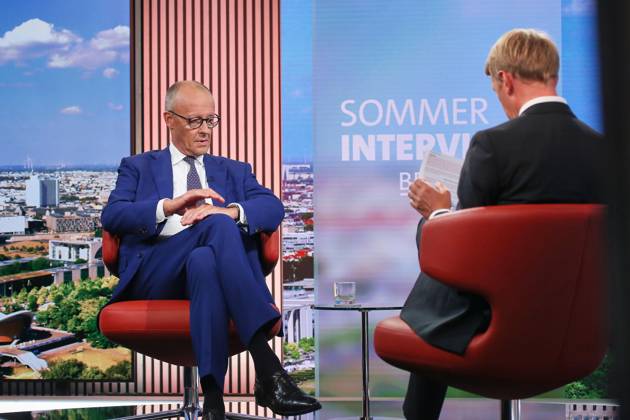Berlin, Deutschland, 30.08.2026: ARD-Hauptstadtstudio: Sommerinterview: Bundeskanzler Friedrich Merz (CDU) und Markus Preiß beim Interview im Studio. Copyright: xdtsxNachrichtenagenturx dts_131785