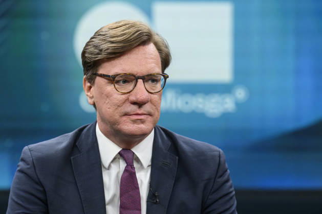 im Bild v.l.: Nico Lange, Direktor des Instituts für Risikoanalysen und Internationale Sicherheit, GER, Berlin, Studio, zu Gast bei - Caren Miosga, Polittalk, TV, Format, Aufzeichnung, aufgezeichnet, Das Erste, aus Adlershof - am Studio 20, Thema: Russlands hybrider Krieg - wie groß ist die Gefahr für Deutschland?, 30.08.2026, Copyright: HMBxMedia UwexKoch