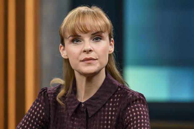 im Bild v.l.: Hanna Notte, Sicherheits- und Russland-Expertin, Direktorin des Eurasien- Programms am James Martin Center for Nonproliferation Studies (CNS), GER, Berlin, Studio, zu Gast bei - Caren Miosga, Polittalk, TV, Format, Aufzeichnung, aufgezeichnet, Das Erste, aus Adlershof - am Studio 20, Thema: Russlands hybrider Krieg - wie groß ist die Gefahr für Deutschland?, 30.08.2026, Copyright: HMBxMedia UwexKoch
