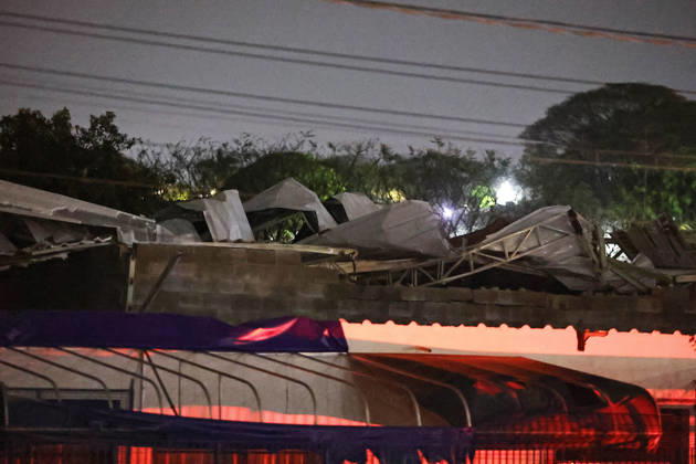CAMPINAS, SP - 30.08.2026: TEMPORAL PROVOCA ESTRAGOS EM CAMPINAS - The storm that hit Campinas (SP) on Sunday afternoon (30) ripped the roof off the Paranapanema Health Center and the Brigida Chinaglia Costa CEI, on Rua Boaventura Lemos, in Jardim Guarani. The street was left without power and CPFL reported that it was working to restore the service. x3007581x LeandroxFerreira