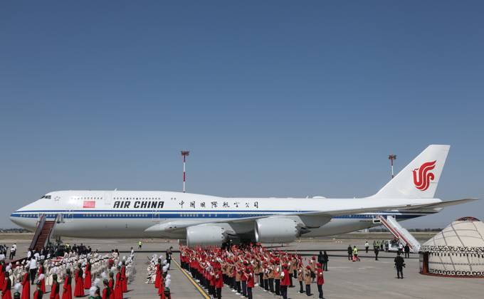 BISHKEK, KYRGYZSTAN - AUGUST 30: Chinese President Xi Jinping s plane lands in Bishkek for the Shanghai Cooperation Organization Summit and a state visit to Kyrgyzstan on August 30, 2026 in Bishkek, Kyrgyzstan.  Copyright: xChinaxNewsxServicex 111663214330