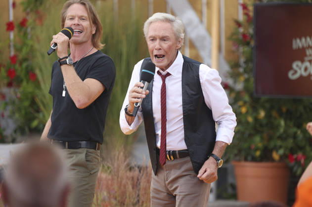 Mike Kraus mit Vater Peter Kraus in der ARD TV-Show Immer wieder sonntags im Europa-Park. Rust, 30.08.2026