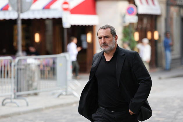 Nicolas Altmayer Funeral - Paris Gilles Lellouche during the funeral of French film producer Nicolas Altmayer at Saint Germain des Pres church in Paris, France on August 31, 2026. He was the co-founder of Mandarin Compagnie, and died in a car accident with his partner, Dior executive Mathilde Favier on August 17, aged 61 and 57, respectively. Photo by Raphael Lafargue ABACAPRESS.COM Paris France  Copyright: xLafarguexRaphael ABACAx