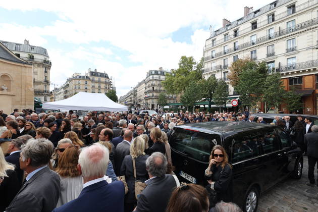 Nicolas Altmayer Funeral - Paris The coffin during the funeral of French film producer Nicolas Altmayer at Saint Germain des Pres church in Paris, France on August 31, 2026. He was the co-founder of Mandarin Compagnie, and died in a car accident with his partner, Dior executive Mathilde Favier on August 17, aged 61 and 57, respectively. Photo by Raphael Lafargue ABACAPRESS.COM Paris France  Copyright: xLafarguexRaphael ABACAx