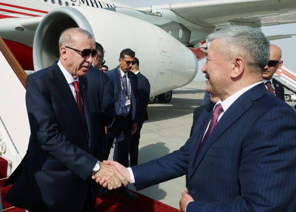 Turkish President Recep Tayyip Erdogan in Kyrgyzstan BISHKEK, KYRGYZSTAN - AUGUST 31 : (----EDITORIAL USE ONLY - MANDATORY CREDIT - TURKISH PRESIDENCY MURAT CETINMUHURDAR HANDOUT - NO MARKETING NO ADVERTISING CAMPAIGNS - DISTRIBUTED AS A SERVICE TO CLIENTS----) Turkish President Recep Tayyip Erdogan is welcomed by Kyrgyz Prime Minister Adylbek Kasymaliev and Turkiye s Ambassador Mekin Mustafa Kemal Okem upon his arrival at Manas International Airport to attend the Shanghai Cooperation Organisation (SCO) Summit in Bishkek, Kyrgyzstan on August 31, 2026. TUR Presidency Murat Cetinmuhurdar Anadolu Bishkek Kyrgyzstan. Editorial use only. Please get in touch for any other usage.  Copyright: x2026xAnadoluxTURxPresidency MuratxCetinmuhurdarx