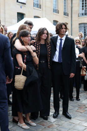 The children of Roxane, Alice, and Felix Altmayer Leaving Nicolas Altmayer’s funeral at the Church of Saint Germain des Prés in Paris on August 31, 2026 Dominique Jacovides Cyril Moreau Bestimage Leaving Nicolas Altmayer’s funeral at the Church of Saint Germain des Prés in Paris on August 31, 2026 Paris, France  Copyright: xJACOVIDES-MOREAUx xBESTIMAGExJACOVIDES-MOREAUx xBESTIMAGEx