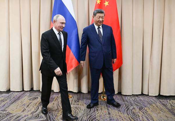 Kyrgyzstan Putin SCO Summit 9231772 31.08.2026 Russian President Vladimir Putin and Chinese President Xi Jinping attend a photo opportunity before a meeting on the sidelines of the Shanghai Cooperation Organization (SCO) summit in Bishkek, Kyrgyzstan. Kristina Solovyova Sputnik Bishkek Kyrgyzstan  Copyright: xKristinaxSolovyovax