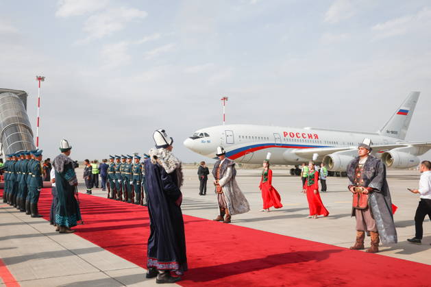 KYRGYZSTAN, BISHKEK - AUGUST 31, 2026: A welcoming ceremony marking the arrival of Russia s President Putin at Manas International Airport Bishkek Kyrgyzstan  - ZUMAt113 20260831_zaa_t113_200 Copyright: xKonstantinxZavrazhinx