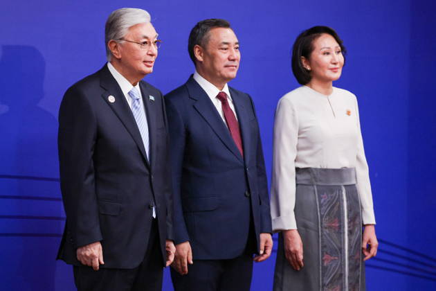 KYRGYZSTAN, BISHKEK - AUGUST 31, 2026: Kassym-Jomart Tokayev, President of Kazakhstan, Sadyr Japarov, President of Kyrgyzstan, and his wife Aigul (L-R) pose during a ceremony to open the 2026 World Nomad Games at Bishkek Arena. Vyacheslav Prokofyev Russian Presidential Press and Information Office TASS  96910118