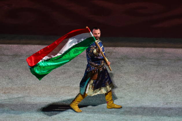 KYRGYZSTAN, BISHKEK - AUGUST 31, 2026: A man carries a national flag of India during a ceremony to open the 2026 World Nomad Games at Bishkek Arena Bishkek Kyrgyzstan  - ZUMAt113 20260831_zaa_t113_392 Copyright: xKirillxKukhmarx