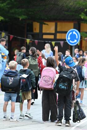 Back To School TESSENDERLO, BELGIUM - SEPTEMBER 01: Visit to elementary schools in Tessenderlo-Ham to mark the start of the new school year&on September 01, 2026 in Tessenderlo, Belgium, 01 09 2026 Tessenderlo Belgium  Copyright: xBertxVanxDenxBrouckex