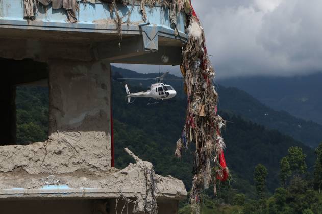 Search operations continue after Rasuwa floods RASUWA, NEPAL, SEPTEMBER 1, 2026: Nepali security personnel and rescue teams conduct search and rescue operations in flood-hit areas of Rasuwa following the Bhotekoshi River flood on August 26. Teams continue searching for people reported missing after the disaster. Rasuwa Nepal Copyright: x xShankarxBhujelx xJNAxPressx
