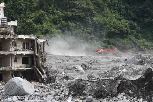 Search operations continue after Rasuwa floods RASUWA, NEPAL, SEPTEMBER 1, 2026: Nepali security personnel and rescue teams conduct search and rescue operations in flood-hit areas of Rasuwa following the Bhotekoshi River flood on August 26. Teams continue searching for people reported missing after the disaster. Rasuwa Nepal Copyright: x xShankarxBhujelx xJNAxPressx