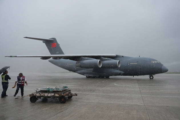 KATHMANDU, NEPAL - SEPTEMBER 01: A Y-20 transport aircraft carrying China s second batch of aid supplies to Nepal taxis to its parking spot in heavy rain on September 1, 2026 in Kathmandu, Nepal. The shipment includes drones, DNA testing kits and reagents, water purification equipment, and lighting devices based on Nepal s actual needs, while five Chinese DNA identification experts arrived on the same flight.  Copyright: xChinaxNewsxServicex 111663541938