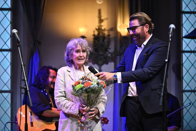 STOCKHOLM, SWEDEN September 2, 2026 This year’s Cornelis Prize winner, Siw Malmkvist, with Anton Strand, chair of the Cornelis Vreeswijk Memorial Foundation. The Cornelis Prize and the Stockholm City Mission announce this year’s Cornelis Prize at Mötesplats Mariatorget in Stockholm. STOCKHOLM, SWEDEN x10430x Copyright: xChristinexOlsson TTx CORNELISPRISET TILLKÄNNAGES RFfVhHc49lc