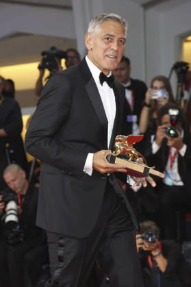 George Clooney mit den Goldenen Löwen für sein Lebenswerk auf der Biennale di Venezia 2023 83. Internationale Filmfestspiele von Venedig im Palazzo del Cinema. Venedig, 02.09.2026