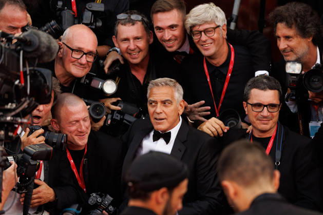 IPA88041985 - VENICE, ITALY - SEPTEMBER 2: Amal Clooney (L) and George Clooney attend the red carpet event for George Clooney’s Golden Lion for Lifetime Achievement during the 83rd Venice International Film Festival at the Sala Grande on September 2, 2026, in Venice, Italy. Photo: Cinzia Camela.  Copyright: xCinziaxCamela LiveMediax xCinziaxCamela LiveMediax 88041985