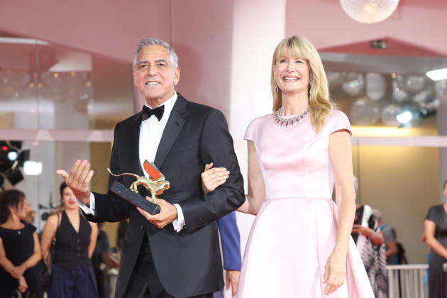 September 2, 2026, Venice, Italy: George Clooney and Laura Dern pose with the George Clooney Golden Lion For Lifetime Achievement during the 83rd Venice International Film Festival at Palazzo del Cinema on the Lido in Venice, Italy, on 02 September 2026. Photo: Venice Italy - ZUMAm179 20260902_zep_m179_040 Copyright: xAlecxMichaelx