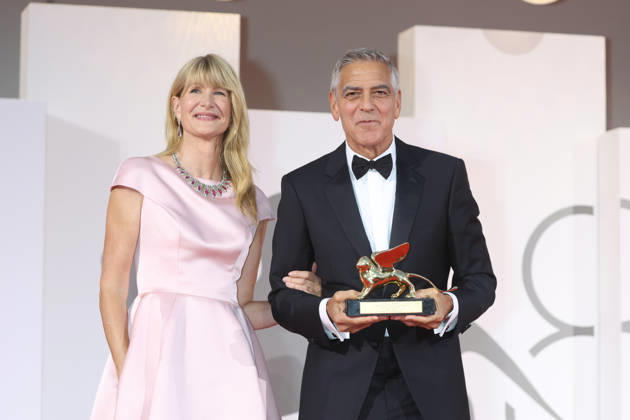 September 2, 2026, Venice, Italy: George Clooney and Laura Dern pose with the George Clooney Golden Lion For Lifetime Achievement during the 83rd Venice International Film Festival at Palazzo del Cinema on the Lido in Venice, Italy, on 02 September 2026. Photo: Venice Italy - ZUMAm179 20260902_zep_m179_041 Copyright: xAlecxMichaelx