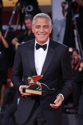 Venise 2026 Ink Screening George Clooney Golden Lion NB George Clooney after receiving the Golden Lion for Lifetime Achievement Award attending the Ink Red carpet Opening Ceremony as part of the 83th Venice International Film Festival at the Lido in Venice, Italy on September 02, 2025. Photo by Nasser Berzane ABACAPRESS.COM Venise Copyright: xBerzanexNasser ABACAx