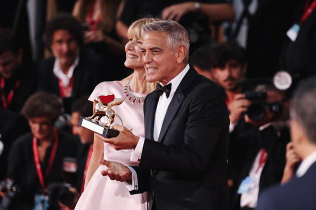 IPA88047856 - Venice, 83rd Venice International Film Festival The red carpet at the opening ceremony and the presentation of the Golden Lion for Lifetime Achievement during the 83rd Venice International Film Festival at the Palazzo del Cinema. Pictured: George Clooney, Laura Dern  Copyright: xAlessandroxBremecx xx 88047856
