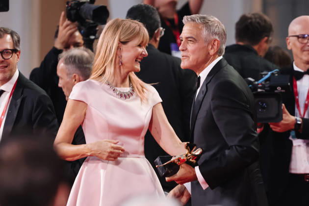 IPA88047862 - Venice, 83rd Venice International Film Festival The red carpet at the opening ceremony and the presentation of the Golden Lion for Lifetime Achievement during the 83rd Venice International Film Festival at the Palazzo del Cinema. Pictured: George Clooney, Laura Dern Copyright: xAlessandroxBremecx xx 88047862