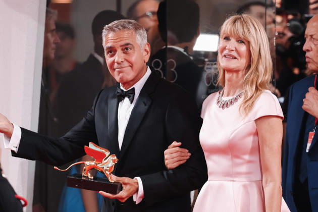 IPA88047866 - Venice, 83rd Venice International Film Festival The red carpet at the opening ceremony and the presentation of the Golden Lion for Lifetime Achievement during the 83rd Venice International Film Festival at the Palazzo del Cinema. Pictured: George Clooney, Laura Dern Copyright: xAlessandroxBremecx xx 88047866