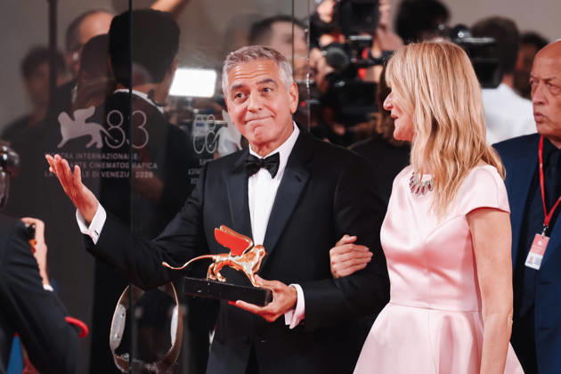 IPA88047867 - Venice, 83rd Venice International Film Festival The red carpet at the opening ceremony and the presentation of the Golden Lion for Lifetime Achievement during the 83rd Venice International Film Festival at the Palazzo del Cinema. Pictured: George Clooney, Laura Dern Copyright: xAlessandroxBremecx xx 88047867