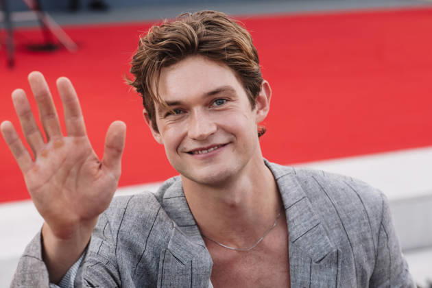 IPA88047876 - Venice, 83rd Venice International Film Festival The red carpet at the opening ceremony and the presentation of the Golden Lion for Lifetime Achievement during the 83rd Venice International Film Festival at the Palazzo del Cinema. Pictured: Damian Hardung Copyright: xAlessandroxBremecx xx 88047876