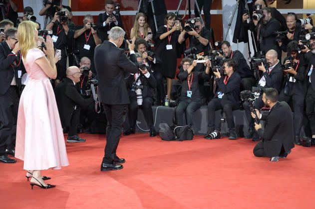 George Clooney mit Laura Dern und den Goldenen Löwen für sein Lebenswerk auf der Biennale di Venezia 2023 83. Internationale Filmfestspiele von Venedig im Palazzo del Cinema. Venedig, 02.09.2026