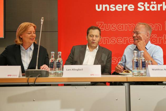 Berlin, Deutschland, 04.09.2026: Deutscher Bundestag: SPD-Fraktionsklausur: Bundesministerin für Arbeit und Soziales Bärbel Bas (SPD), Bundesminister der Finanzen Lars Klingbeil (SPD), Matthias Miersch (SPD) Copyright: xdtsxNachrichtenagenturx dts_132704
