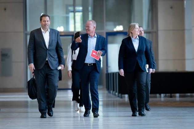 SPD, Bundestagsfraktion, Fraktionsklausur Berlin, Reichstagsgebäude, Fraktionsklausur, Sitzung, SPD, Bundestagsfraktion, Pressestatement, Fraktionsvorsitzender, Matthias Miersch, Vorsitzender, Lars Klingbeil, Vizekanzler, Bärbel Bas, Bundesministerin, Vorsitzende Berlin Berlin GER