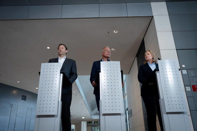 SPD, Bundestagsfraktion, Fraktionsklausur Berlin, Reichstagsgebäude, Fraktionsklausur, Sitzung, SPD, Bundestagsfraktion, Pressestatement, Fraktionsvorsitzender, Matthias Miersch, Vorsitzender, Lars Klingbeil, Vizekanzler, Bärbel Bas, Bundesministerin, Vorsitzende Berlin Berlin GER
