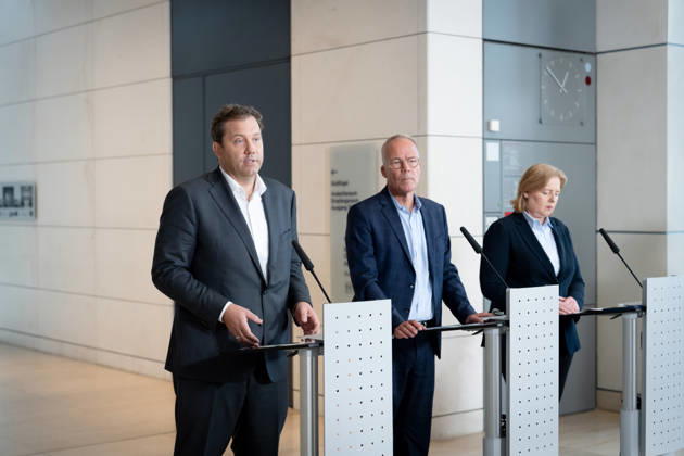 SPD, Bundestagsfraktion, Fraktionsklausur Berlin, Reichstagsgebäude, Fraktionsklausur, Sitzung, SPD, Bundestagsfraktion, Pressestatement, Fraktionsvorsitzender, Matthias Miersch, Vorsitzender, Lars Klingbeil, Vizekanzler, Bärbel Bas, Bundesministerin, Vorsitzende Berlin Berlin GER