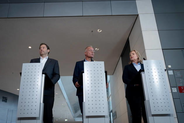 SPD, Bundestagsfraktion, Fraktionsklausur Berlin, Reichstagsgebäude, Fraktionsklausur, Sitzung, SPD, Bundestagsfraktion, Pressestatement, Fraktionsvorsitzender, Matthias Miersch, Vorsitzender, Lars Klingbeil, Vizekanzler, Bärbel Bas, Bundesministerin, Vorsitzende Berlin Berlin GER