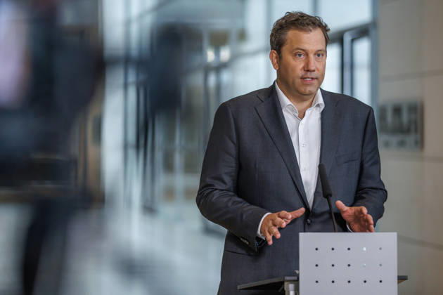 Abschlussstatement der SPD Lars Klingbeil (SPD), Bundesfinanzminister bei einem Abschlussstatement am 04.09.26 in Berlin. Berlin Berlin Deutschland Reichstag