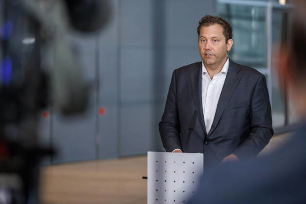 Abschlussstatement der SPD Lars Klingbeil (SPD), Bundesfinanzminister bei einem Abschlussstatement am 04.09.26 in Berlin. Berlin Berlin Deutschland Reichstag