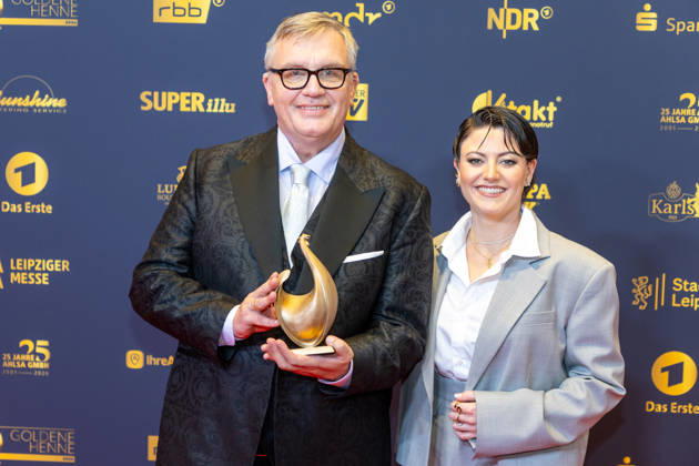 Leipzig - 32. Goldene Henne in Leipzig: Hape Kerkeling erhält die Goldene Henne bei der Publikumswahl Film & Fernsehen 04.09.2026 ab 18 Uhr Leipzig, Messe-Allee 1 (Leipziger Messe) Fotograf:EHL Media Björn Stach im Foto: Hape Kerkeling erhält die Goldene Henne bei der Publikumswahl Film & Fernsehen Deutschlands größter Publikumspreis, die Goldene Henne wird am 4. September 2026 zum 32. Mal vergeben. Die Preisverleihung findet erneut in Leipzig statt und wird vor rund 4.500 Zuschauern in der HALLE:EINS der Leipziger Messe zum zweiten Mal in der ARD live ab 20.15 Uhr übertragen. Die Preise in den Kategorien Entertainment, Film & Fernsehen, Musik und Sport werden traditionell von den Zuschauern Copyright: xEHLxMedia BjörnxStachx 20260904_Leipzig-Goldene-Hape_Kerkeling_2