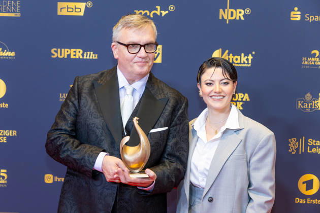 Leipzig - 32. Goldene Henne in Leipzig: Hape Kerkeling erhält die Goldene Henne bei der Publikumswahl Film & Fernsehen 04.09.2026 ab 18 Uhr Leipzig, Messe-Allee 1 (Leipziger Messe) Fotograf:EHL Media Björn Stach im Foto: Hape Kerkeling erhält die Goldene Henne bei der Publikumswahl Film & Fernsehen Deutschlands größter Publikumspreis, die Goldene Henne wird am 4. September 2026 zum 32. Mal vergeben. Die Preisverleihung findet erneut in Leipzig statt und wird vor rund 4.500 Zuschauern in der HALLE:EINS der Leipziger Messe zum zweiten Mal in der ARD live ab 20.15 Uhr übertragen. Die Preise in den Kategorien Entertainment, Film & Fernsehen, Musik und Sport werden traditionell von den Zuschauern Copyright: xEHLxMedia BjörnxStachx 20260904_Leipzig-Goldene-Hape_Kerkeling_3