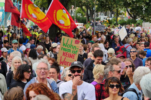 News Bilder des Tages 05.09.2026, Berlin - Deutschland. Demo gegen den Mietenwahnsinn vor dem Roten Rathaus.