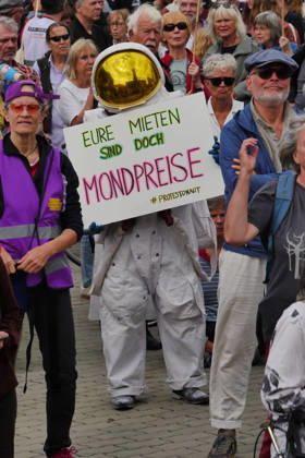 05.09.2026, Berlin - Deutschland. Demo gegen den Mietenwahnsinn vor dem Roten Rathaus.