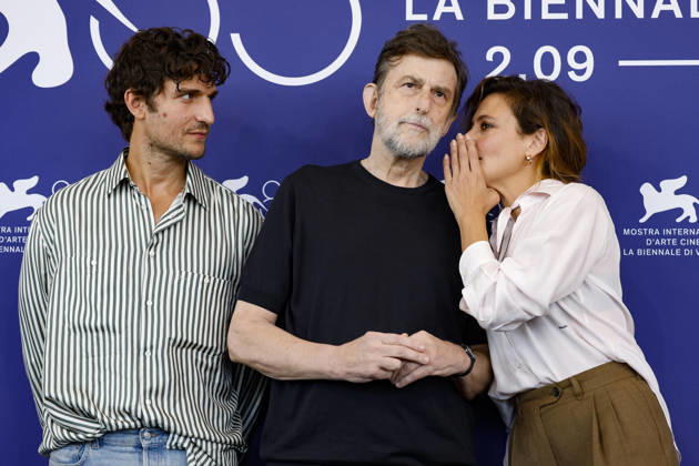 Entertainment Bilder des Tages September 5, 2026, Venice, ITALY: (L-R) Louis Garrel, Nanni Moretti and Jasmine trinca pose for the photocall of ™Succedera questa notte at the 83rd annual Venice International Film Festival, in Venice, Italy, 05 September 2026. The movie is presented in official competition Venezia 83 at the festival running from 02 to 12 September 2026. ANSA FABIO FRUSTACI. Venice ITALY  - ZUMAa110 20260905_zaf_a110_072 Copyright: xFabioxFrustacix