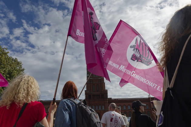Demonstration gegen hohe Mieten in Berlin 2026-09-05 Deutschland, Berlin Demonstration zahlreicher Organisationen im Zentrum Berlins gegen hohe Mieten, Mkietwucher, Verdrängung und für die Enteignung und Kommunalisierung großer Wohnungsbestände.