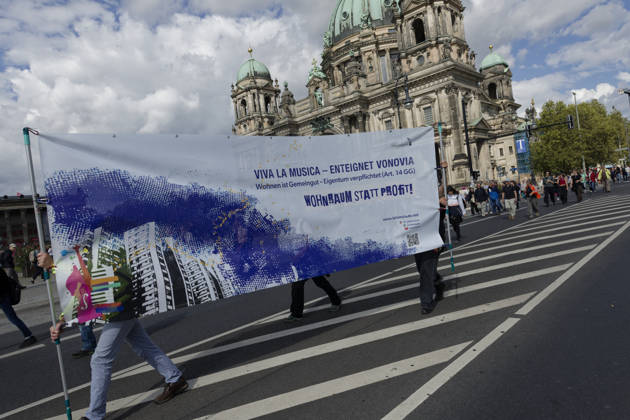 Demonstration gegen hohe Mieten in Berlin 2026-09-05 Deutschland, Berlin Demonstration zahlreicher Organisationen im Zentrum Berlins gegen hohe Mieten, Mkietwucher, Verdrängung und für die Enteignung und Kommunalisierung großer Wohnungsbestände.