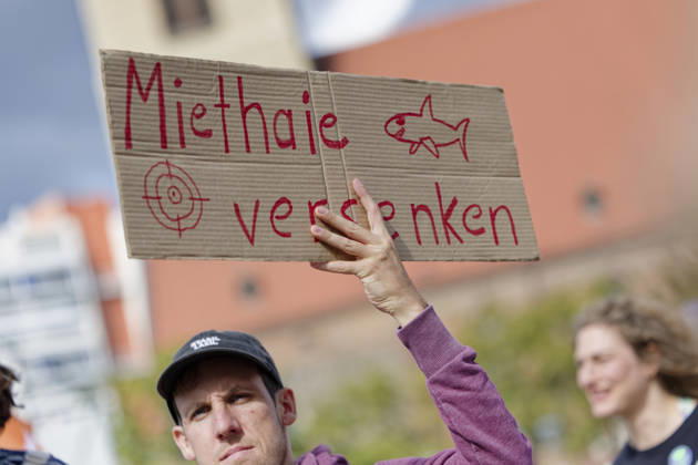 Demonstration gegen hohe Mieten in Berlin 2026-09-05 Deutschland, Berlin Demonstration zahlreicher Organisationen im Zentrum Berlins gegen hohe Mieten, Mkietwucher, Verdrängung und für die Enteignung und Kommunalisierung großer Wohnungsbestände.