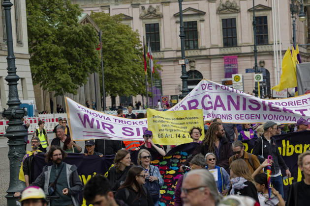 Demonstration gegen hohe Mieten in Berlin 2026-09-05 Deutschland, Berlin Demonstration zahlreicher Organisationen im Zentrum Berlins gegen hohe Mieten, Mkietwucher, Verdrängung und für die Enteignung und Kommunalisierung großer Wohnungsbestände.
